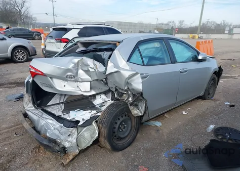 2015 Toyota Corolla Le z USA, uszkodzony, nr VIN 2T1BURHE7FC240677